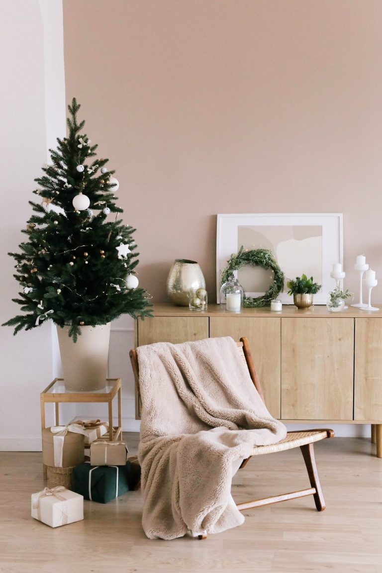 How to Plan a Simple and Minimalist Christmas