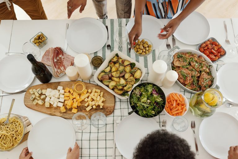Your Ultimate Week-by-Week Guide to a Stress-Free Christmas for Busy Moms
