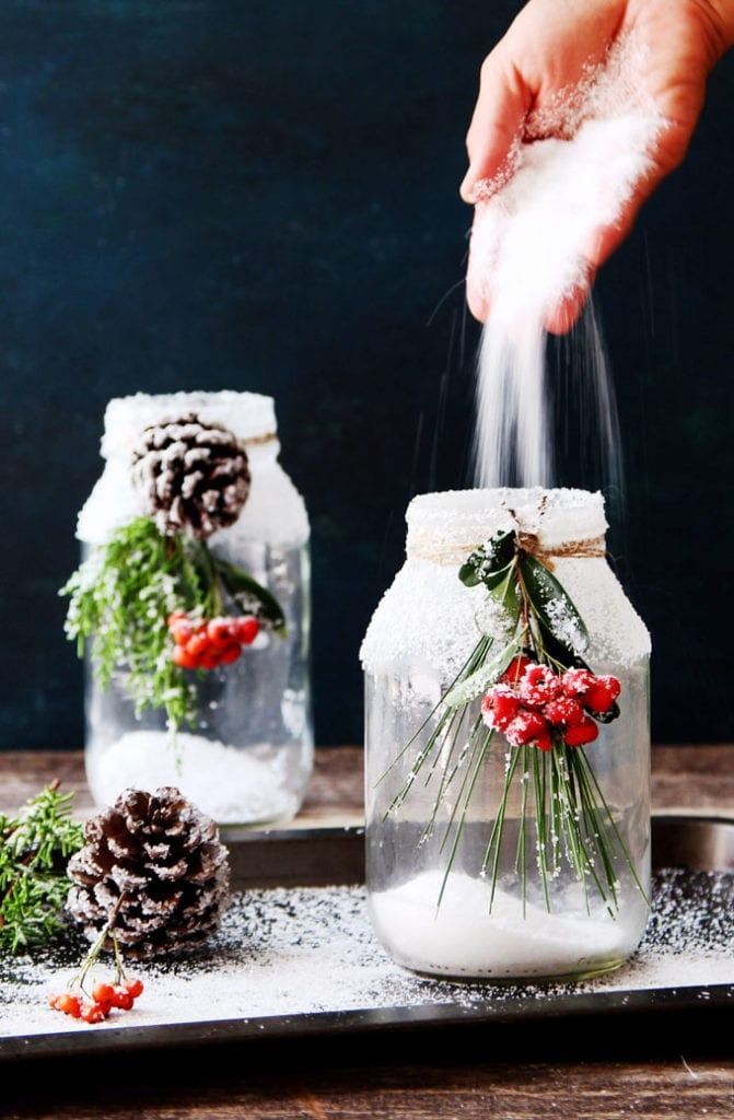 DIY SNOWY MASON JAR FOR WINTER CENTERPIECE