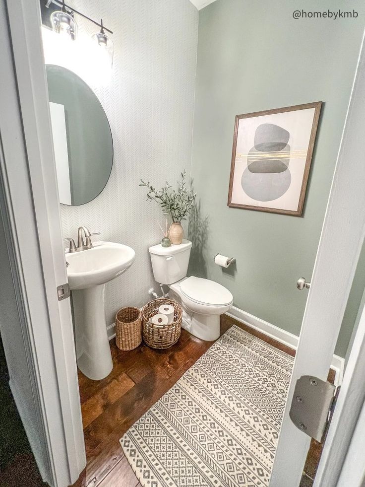 25 Practical and Stylish Half-Bathroom Decor Ideas