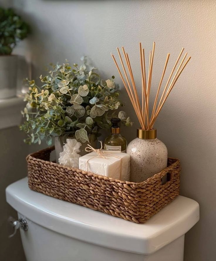 What to Put in a Basket on the Back of the Toilet (15 Ideas)