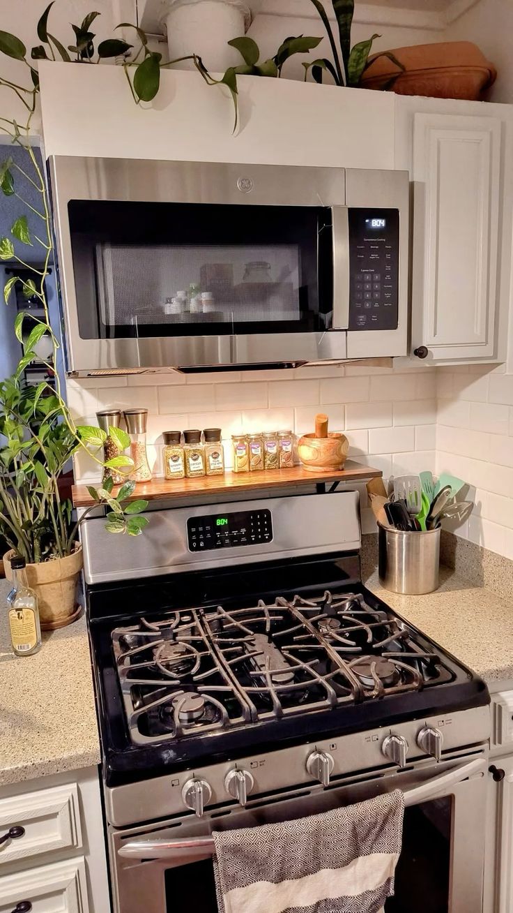 Above Stove Decor Ideas That Look Simple and Styled (15 Ideas)